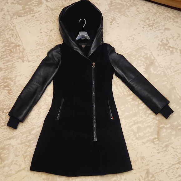 Wool trench coat - Picture 2 of 7